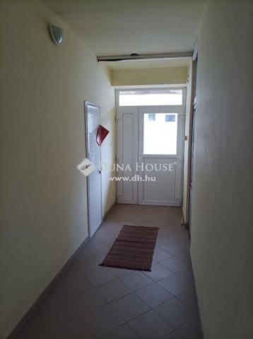 Kiadó iroda, Komlón 275 E Ft / hó / költözzbe.hu