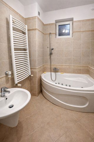 Eladó téglalakás, Pécsett 69.9 M Ft, 2+1 szobás