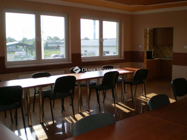 Eladó ipari ingatlan, Budapesten, XXII. kerületben 320 M Ft