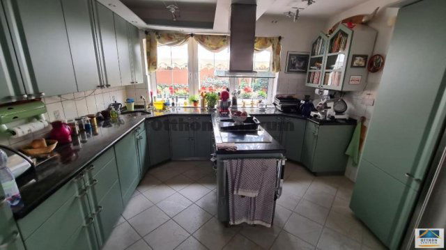 Eladó családi ház, Budapesten, II. kerületben 429.9 M Ft