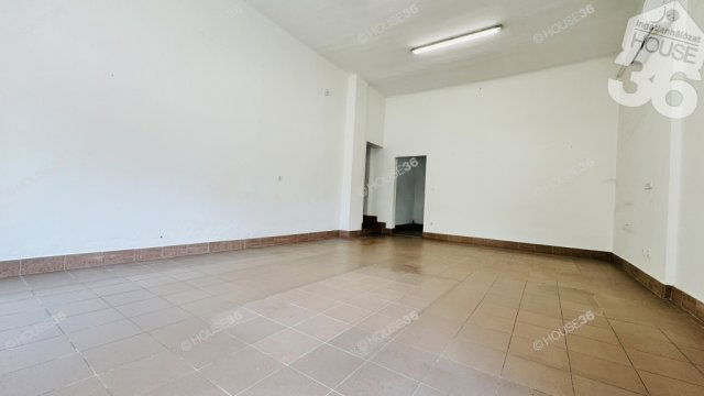 Kiadó üzlethelyiség, Kecskeméten 240 E Ft / hó, 6 szobás