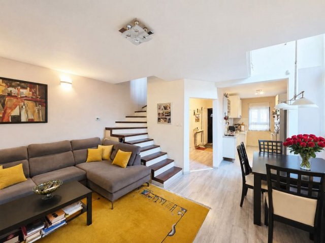 Eladó sorház, Szentendrén 130 M Ft, 4 szobás
