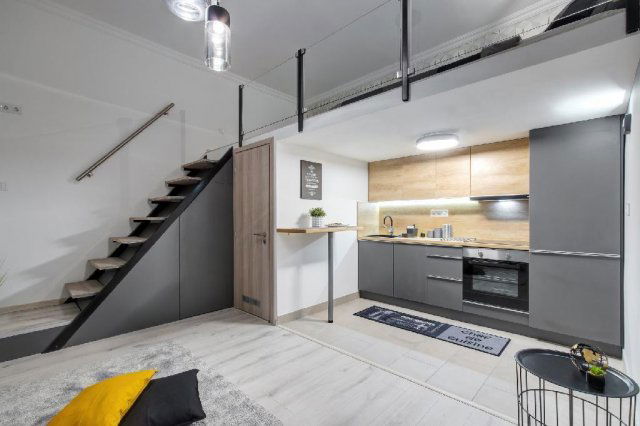 Eladó téglalakás, Budapesten, VI. kerületben 49 M Ft, 1 szobás