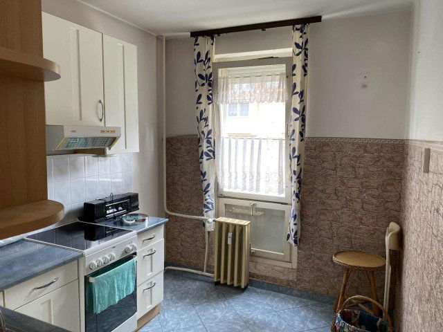 Eladó panellakás, Pécsett 43.5 M Ft, 2+1 szobás