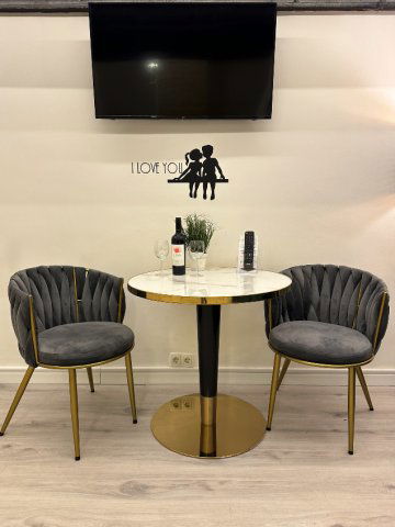 Eladó téglalakás, Budapesten, VI. kerületben, Paulay Ede utcában