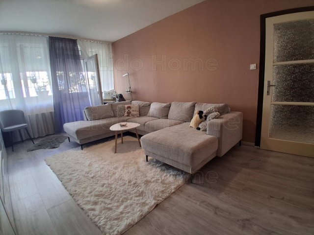 Eladó panellakás, Dombóváron 34.9 M Ft, 2 szobás