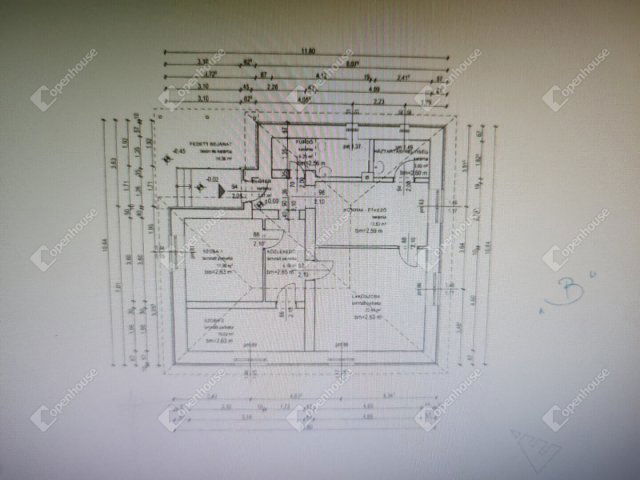 Eladó családi ház, Tatán 750 M Ft, 25 szobás