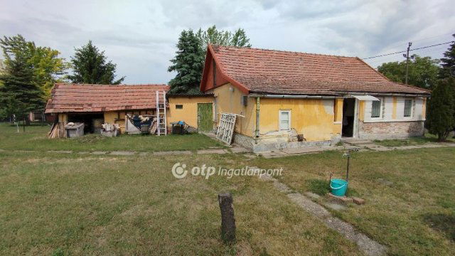 Eladó családi ház, Farmoson 21.5 M Ft, 2 szobás