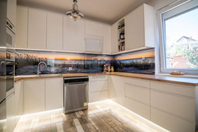 Eladó ikerház, Budapesten, XVIII. kerületben 164.9 M Ft, 5 szobás