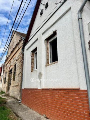 Eladó családi ház, Szederkényen 13 M Ft, 2 szobás