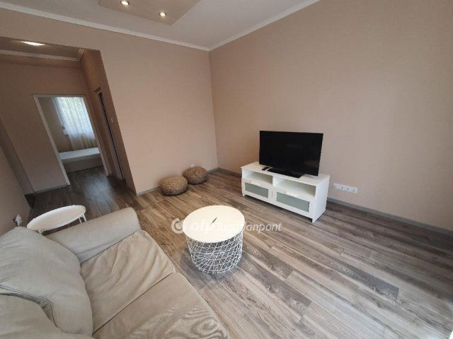 Kiadó panellakás, albérlet, Tiszaújvárosban 150 E Ft / hó