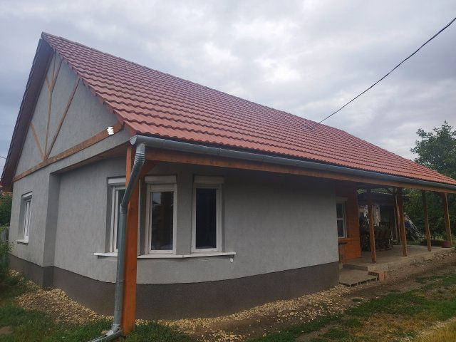 Eladó családi ház, Ongán 31.9 M Ft, 2 szobás