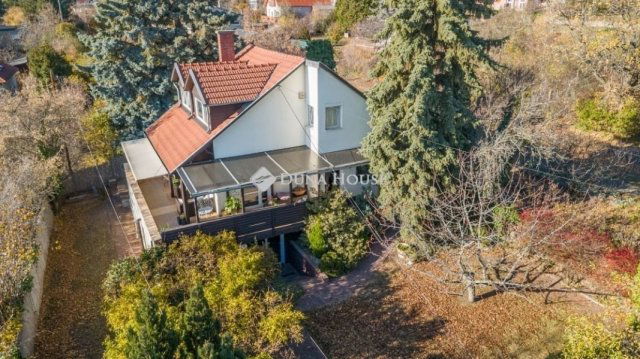 Eladó családi ház, Szentendrén 149.9 M Ft, 5 szobás