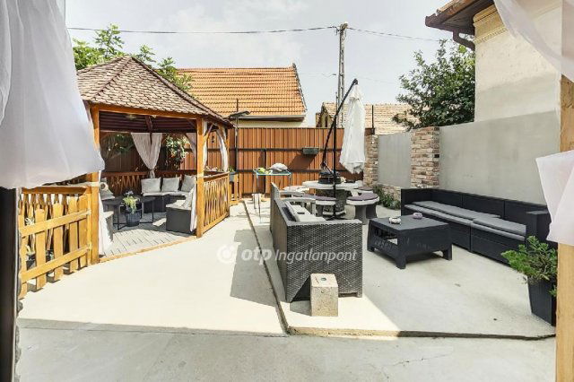 Eladó családi ház, Nagykőrösön 125 M Ft, 7 szobás