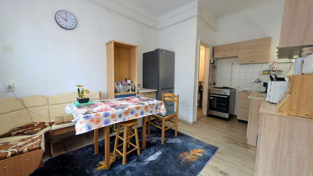 Eladó téglalakás, Kecskeméten 33 M Ft, 2 szobás