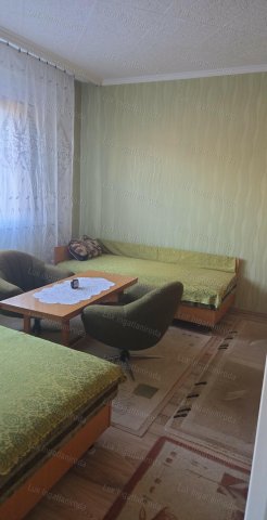 Eladó panellakás, Oroszlányban 35.99 M Ft, 2 szobás