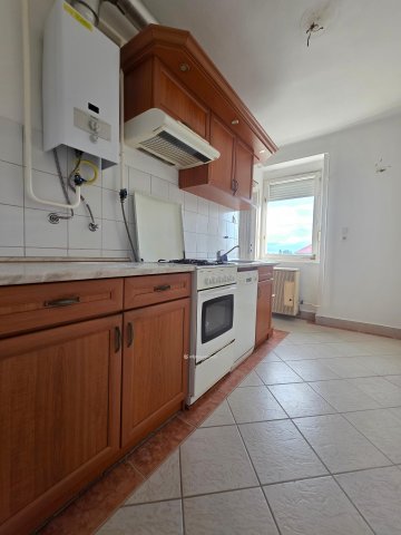 Kiadó téglalakás, albérlet, Pápán 130 E Ft / hó, 2 szobás