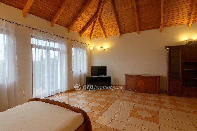 Eladó családi ház, Ercsiben 38.9 M Ft, 3 szobás