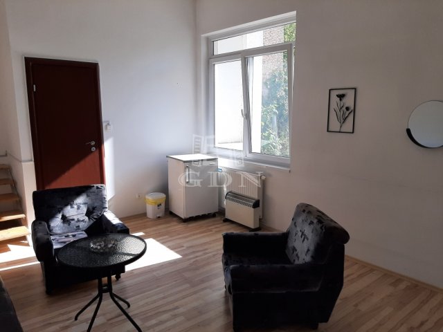 Kiadó üzlethelyiség, Kaposváron 95 E Ft / hó