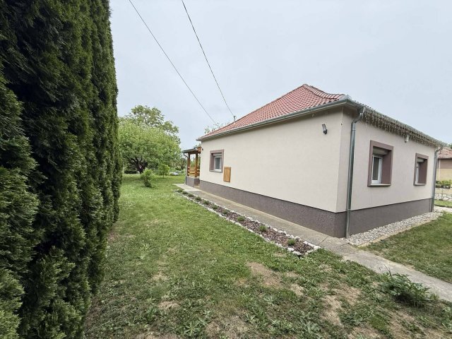 Eladó családi ház, Harkányban 81.99 M Ft, 3 szobás