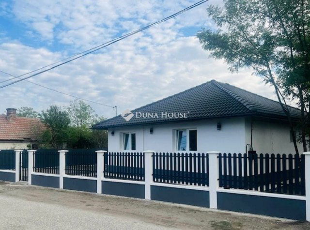 Eladó családi ház, Tápiószelén 44.9 M Ft, 3 szobás