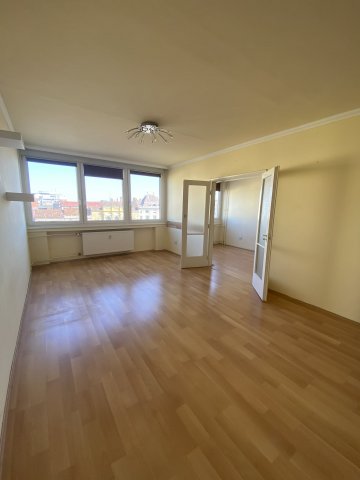 Eladó téglalakás, Debrecenben, Kossuth téren 69 M Ft, 2 szobás