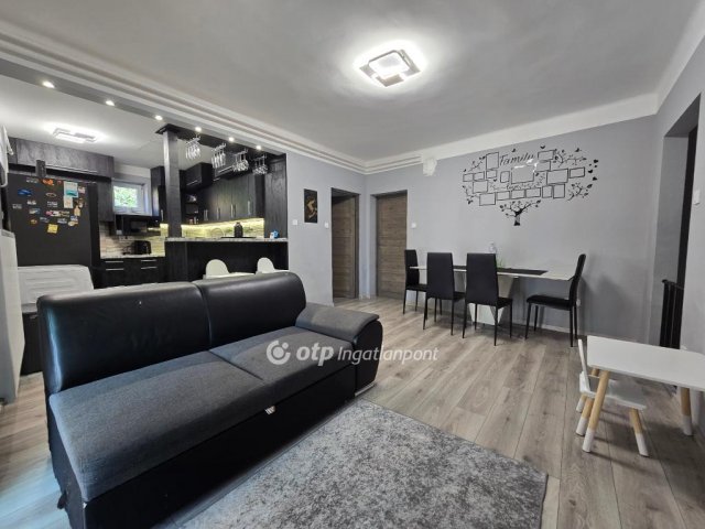 Eladó családi ház, Lovászpatonán 33.9 M Ft, 3 szobás