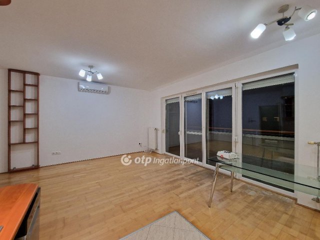 Eladó téglalakás, Budapesten, IV. kerületben 93 M Ft, 2 szobás