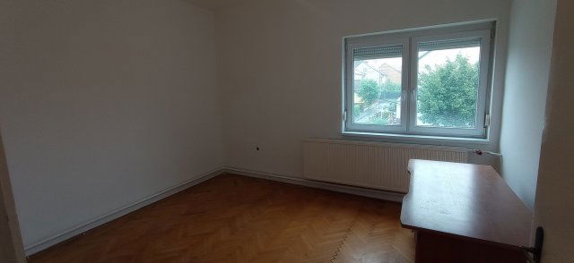 Eladó téglalakás, Veszprémben 64.9 M Ft, 3 szobás