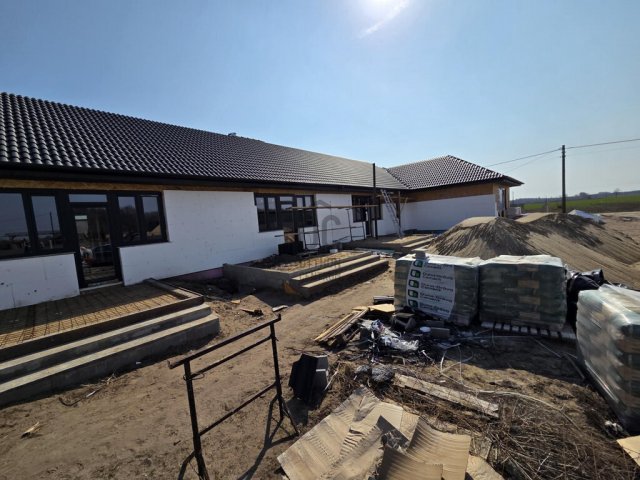 Eladó sorház, Kocséren 35.838 M Ft, 2 szobás