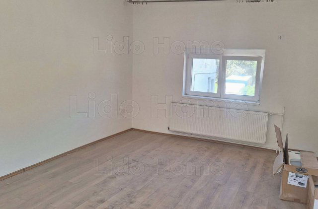 Eladó családi ház, Kaposváron 57 M Ft, 17 szobás