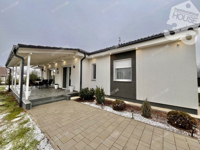 Eladó családi ház, Kecskeméten 145 M Ft, 6 szobás