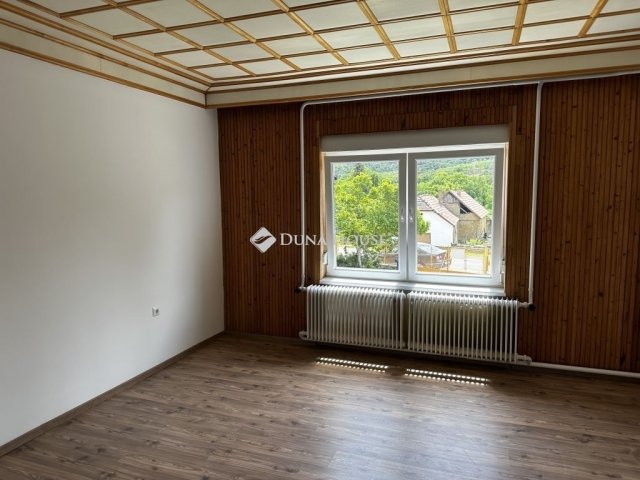 Eladó családi ház, Mecseknádasdon 64.9 M Ft, 4 szobás