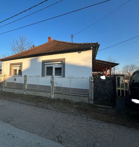 Eladó családi ház, Polgáron 23.9 M Ft, 2 szobás
