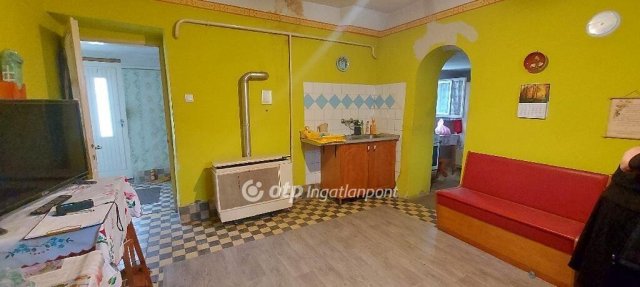 Eladó családi ház, Kunszentmártonban 7.6 M Ft, 2+1 szobás