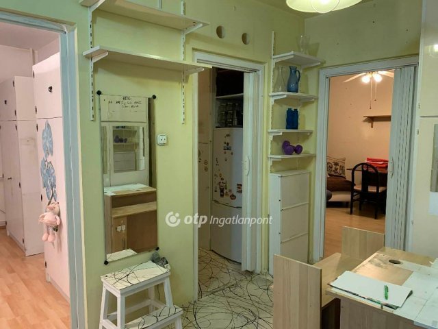 Eladó panellakás, Budapesten, III. kerületben 64.9 M Ft