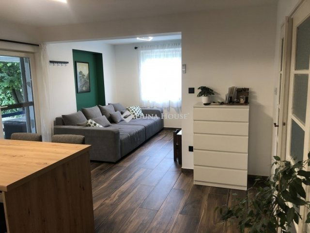 Eladó családi ház, Mogyoródon 137 M Ft, 5 szobás