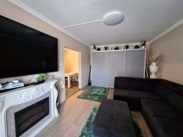 Eladó panellakás, Szolnokon 29.9 M Ft, 2 szobás