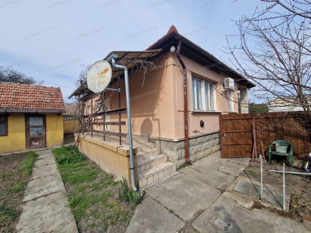 Eladó családi ház, Jászteleken 32 M Ft, 3 szobás