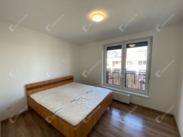 Eladó téglalakás, Mosonmagyaróváron 76 M Ft, 3 szobás