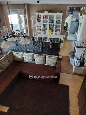 Eladó családi ház, Nyíregyházán 90 M Ft, 5 szobás