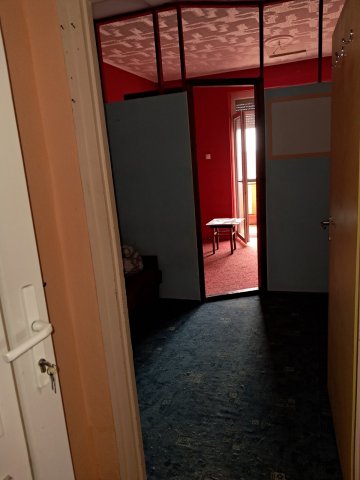 Eladó panellakás, Nyergesújfaluban 31 M Ft, 2+1 szobás