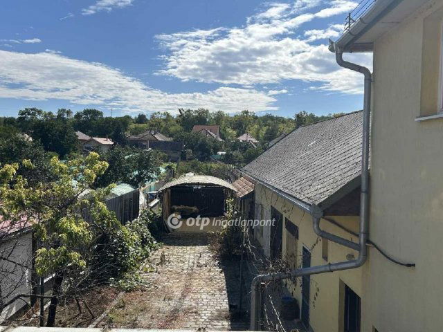Eladó családi ház, Bagon 81 M Ft, 6+1 szobás