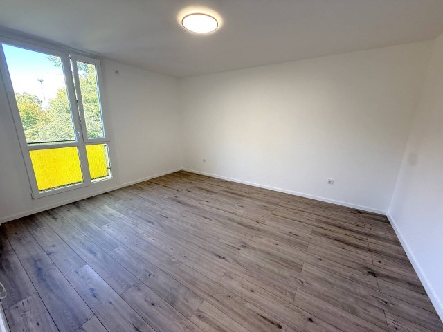 Eladó téglalakás, Pécsett 57.5 M Ft, 2 szobás