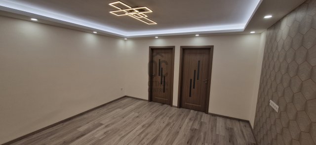 Kiadó téglalakás, albérlet, Debrecenben, Piac utcában, 3 szobás
