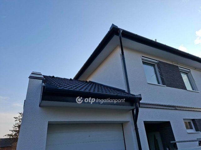 Eladó téglalakás, Hajdúböszörményen 91.9 M Ft, 2 szobás