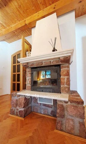 Eladó családi ház, Balatonakarattyán 180 M Ft, 3 szobás