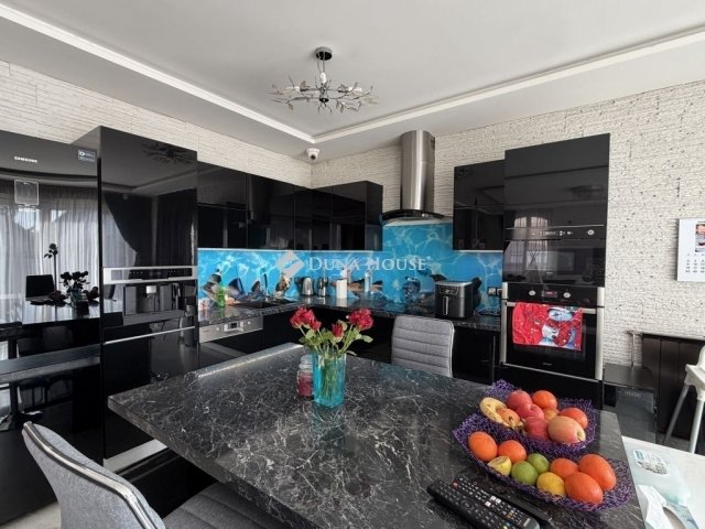 Eladó családi ház, Budapesten, III. kerületben 375 M Ft