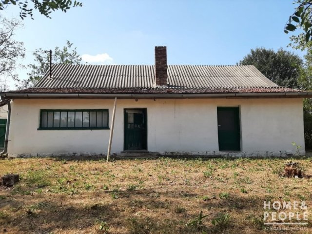 Eladó családi ház, Kisteleken 42 M Ft, 2 szobás