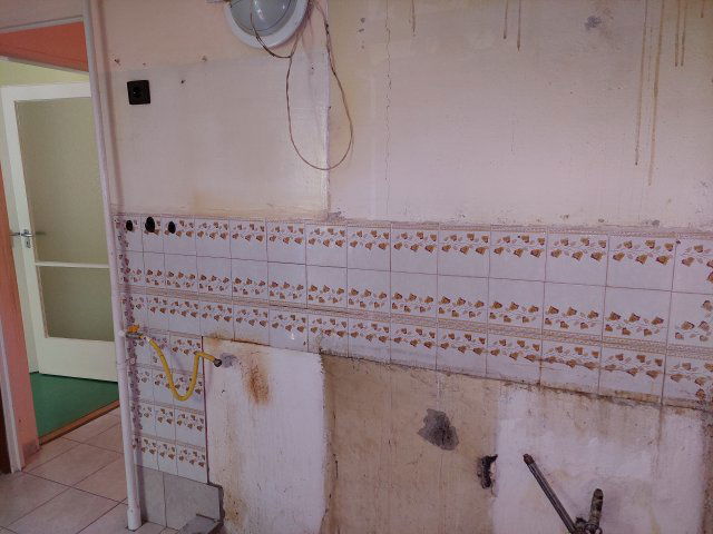 Eladó panellakás, Pécsett 38 M Ft, 2 szobás